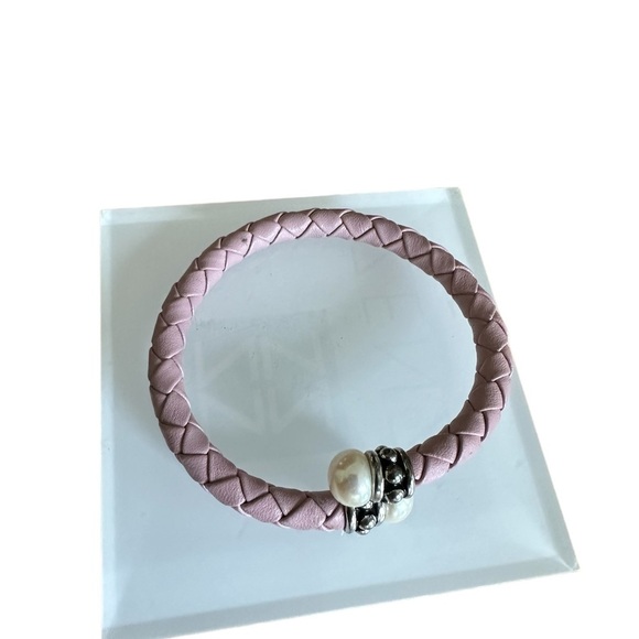 Honora Silver Pink Leather Cuff Bracelet White Freshwater  display picture 1